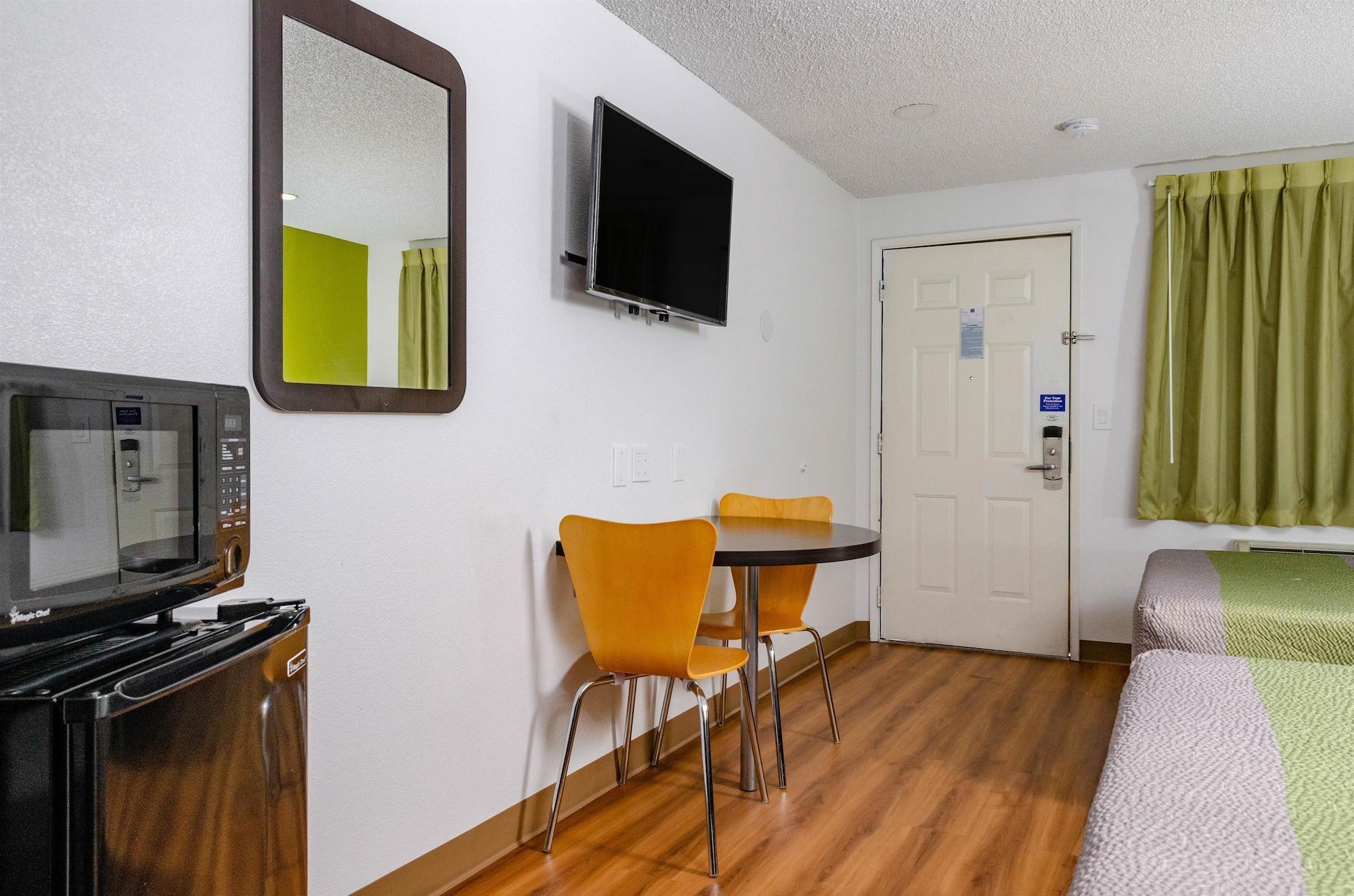 Motel 6-Fresno, Ca - Yosemite Hwy Kültér fotó