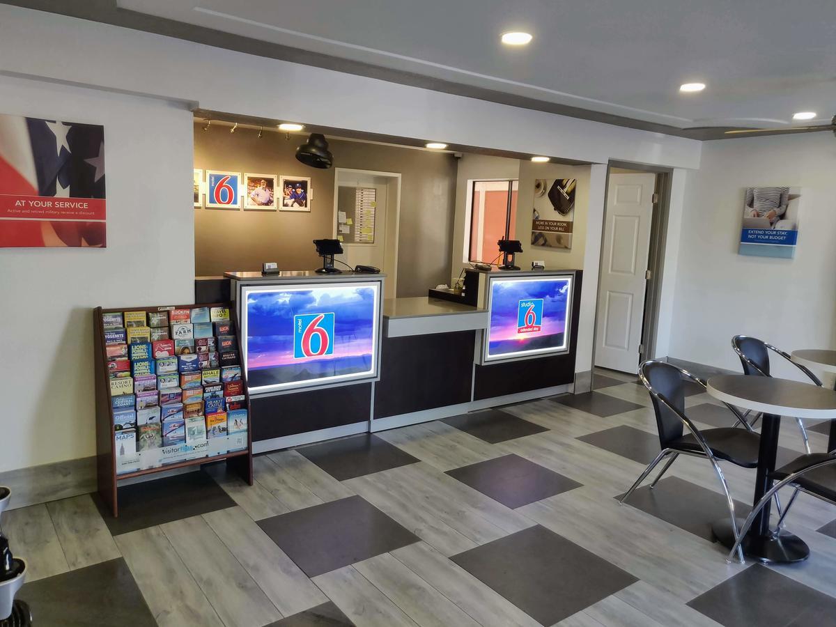 Motel 6-Fresno, Ca - Yosemite Hwy Kültér fotó