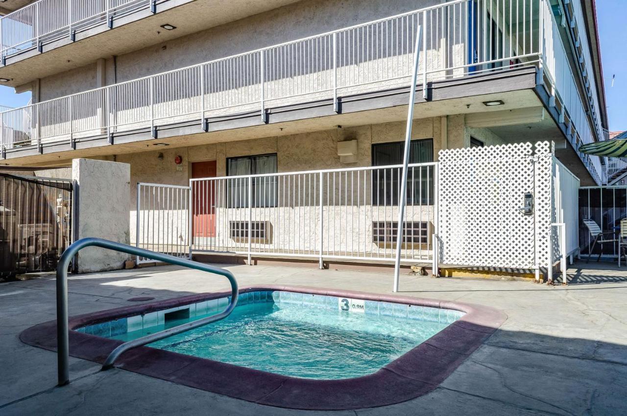 Motel 6-Fresno, Ca - Yosemite Hwy Kültér fotó